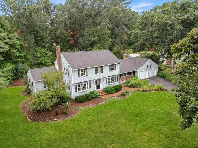 27 Brookside Rd, Topsfield, MA 01983