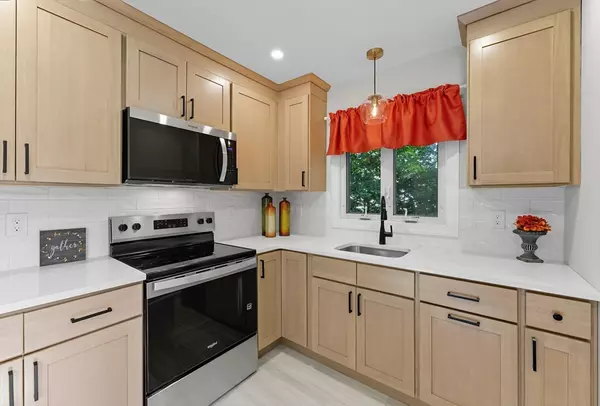 West Springfield, MA 01089,636 Amostown Road