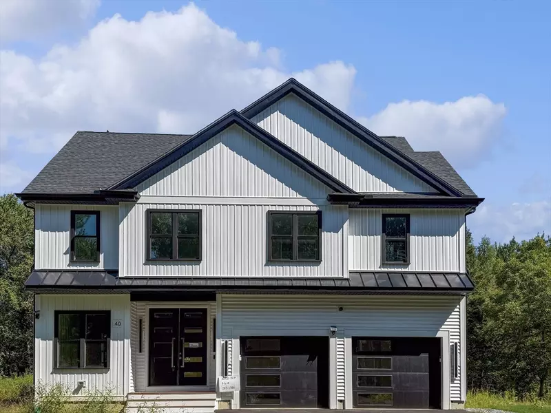 40 High St, Shrewsbury, MA 01545