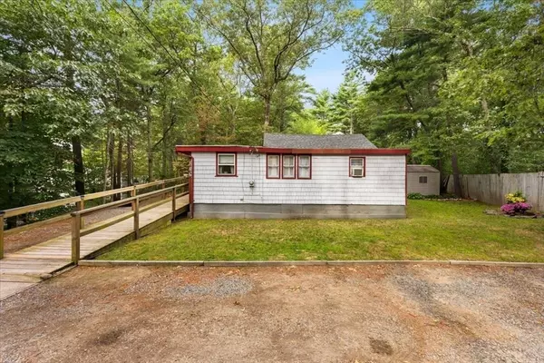 Foxboro, MA 02035,186 Mechanic St