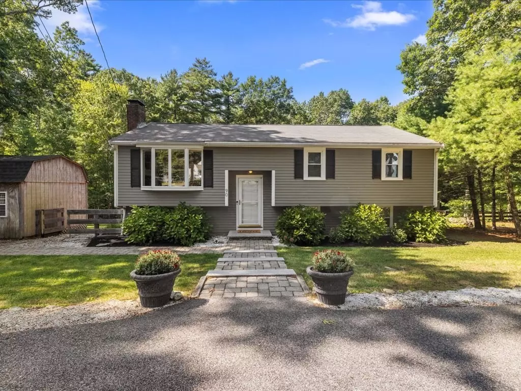 Duxbury, MA 02332,90 Autumn Avenue