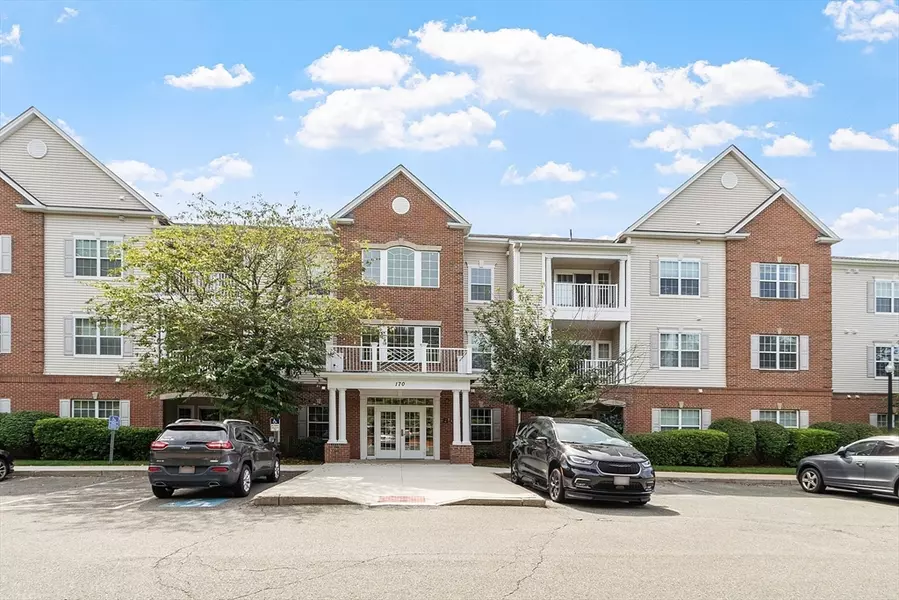 170 Haverhill St #129, Andover, MA 01810