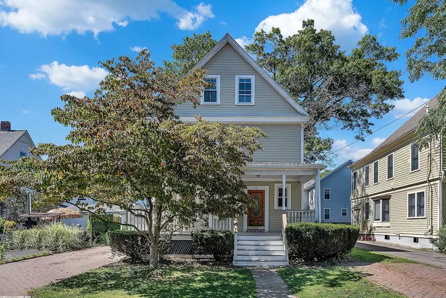 13 Weir St, Newton, MA 02466