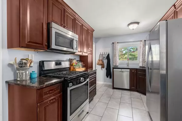 Agawam, MA 01001,14 Alhambra Circle N