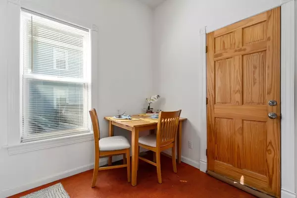 Somerville, MA 02145,32 Richardson St #1