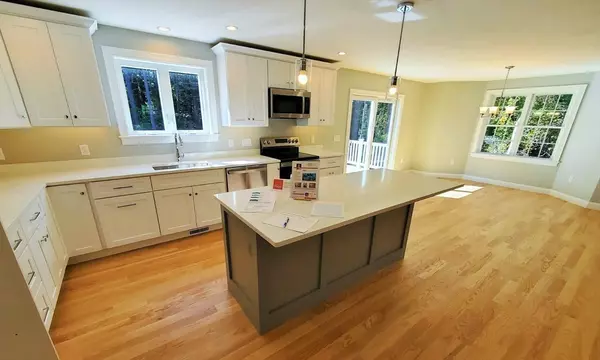 Carver, MA 02330,5 Seipet Street