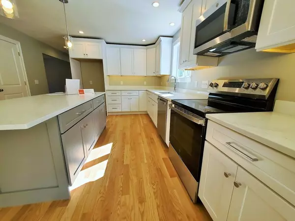 Carver, MA 02330,5 Seipet Street
