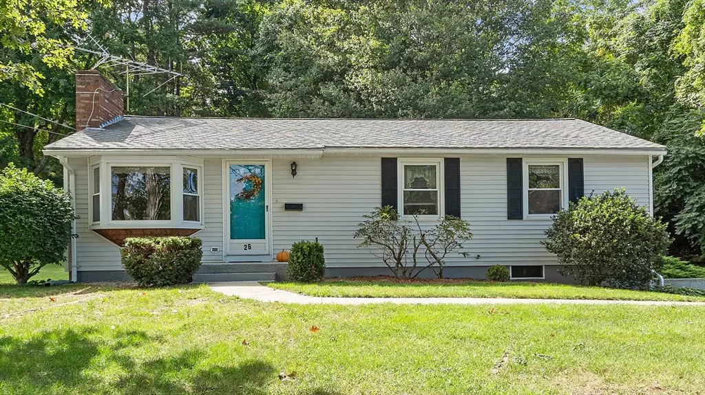 26 Burnett St, Auburn, MA 01501