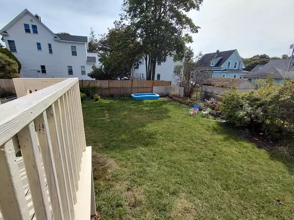 Methuen, MA 01843,1 Maplewood Ave #1