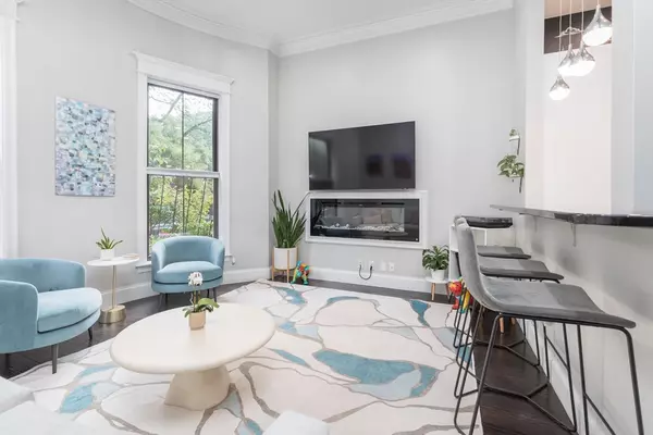 Boston, MA 02118,21 Worcester Sq #2