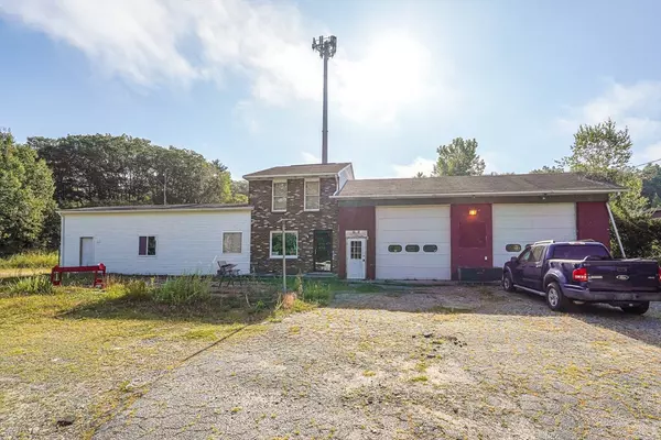 347 Riverside Dr, Thompson, CT 06255