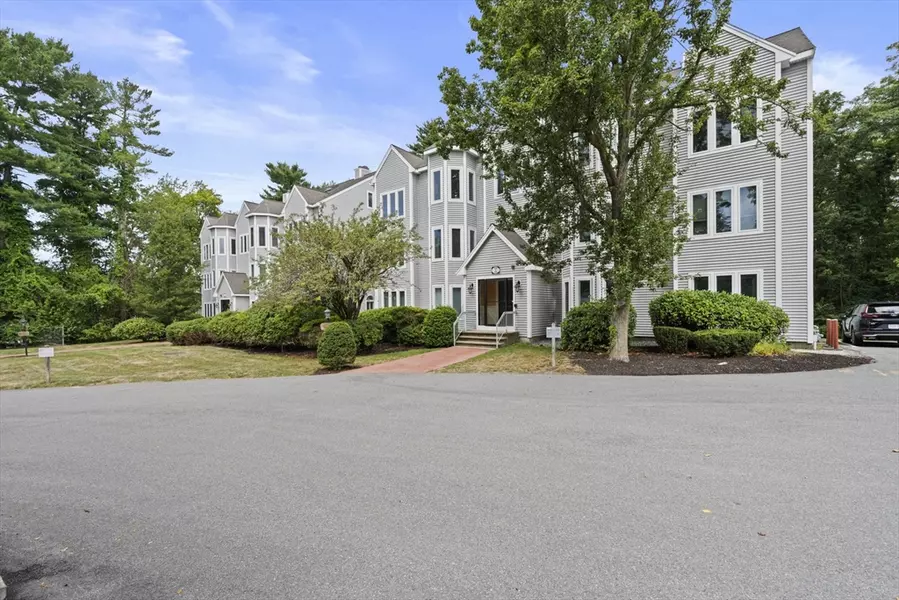 72 Kim Ter #C, Stoughton, MA 02072