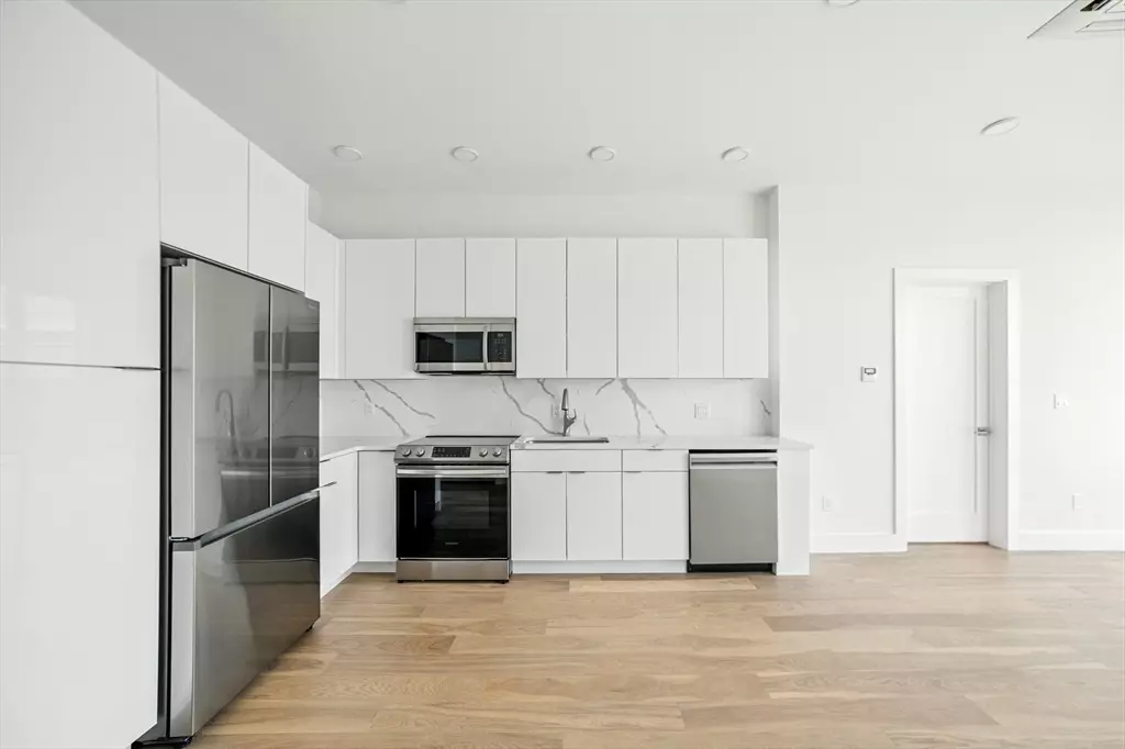 Boston, MA 02135,38 Hichborn #303