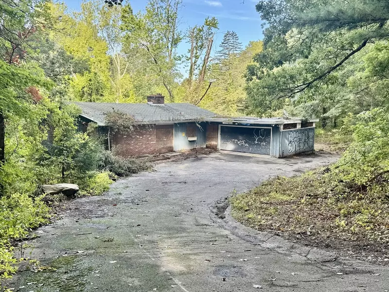 28 Cherry St, Shrewsbury, MA 01545