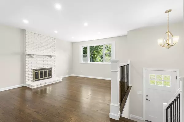 Swansea, MA 02777,105 Birchwood Dr