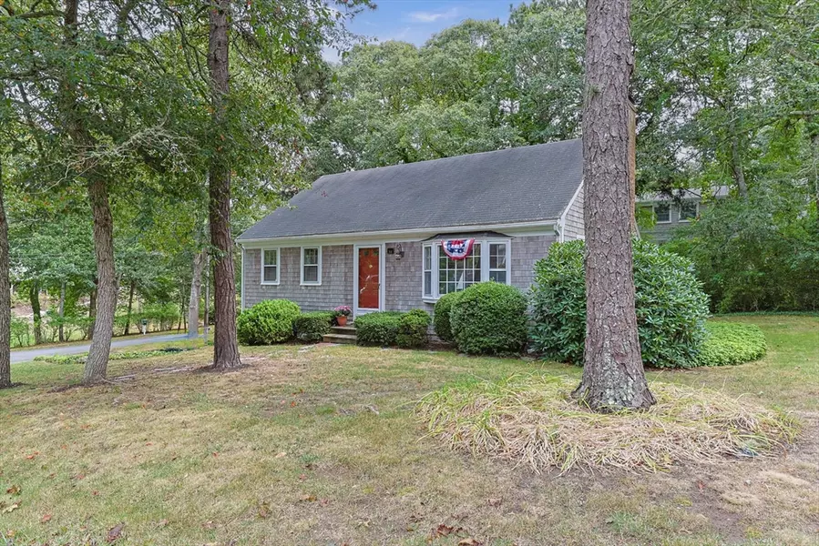 38 Andover Dr, Chatham, MA 02633