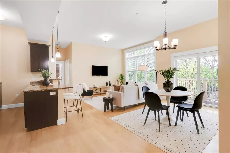 61 Bolton St #304, Cambridge, MA 02140