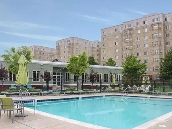 Quincy, MA 02169,1 Cityview Ln #707