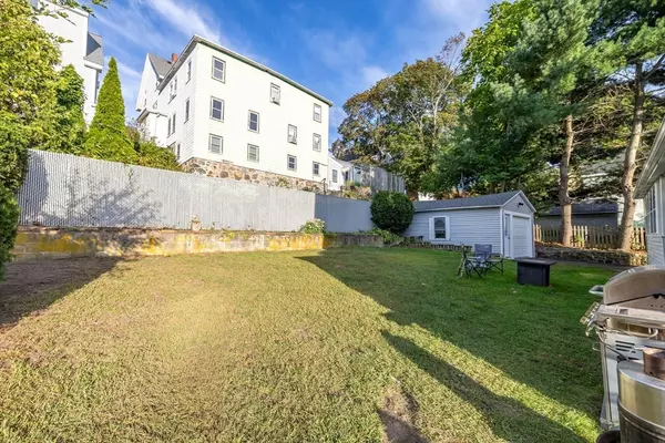 Andover, MA 01810,7-9 Buxton Ct