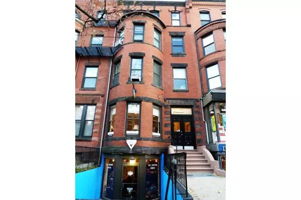 Boston, MA 02115,302 Newbury #8