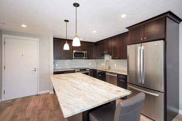 Quincy, MA 02171,2001 Marina Dr #316