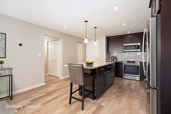 Quincy, MA 02171,2001 Marina Dr #316
