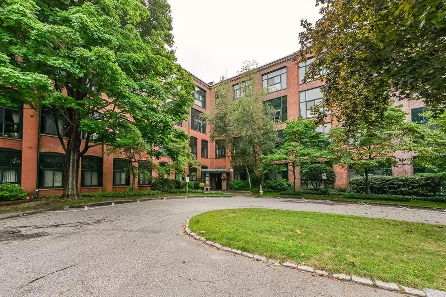 150 Rumford Ave #222, Mansfield, MA 02048