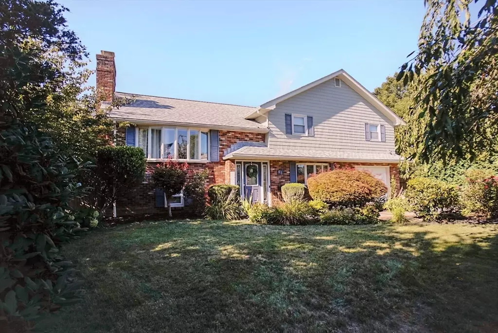Acushnet, MA 02743,63 Wing Rd