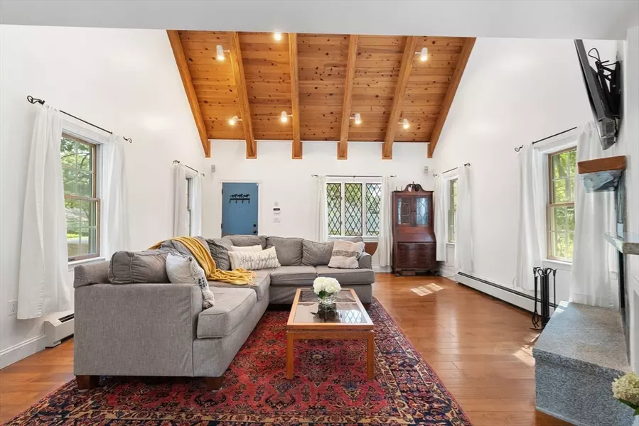 18 Greenwood St, Lexington, MA 02421