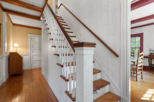 Sharon, MA 02067,17 Pine Rd