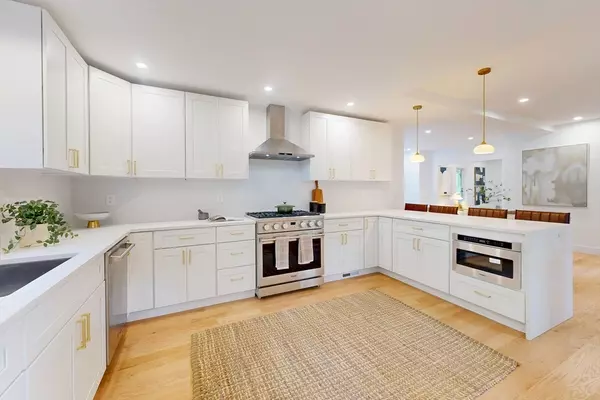 Wakefield, MA 01880,61 Forest Street