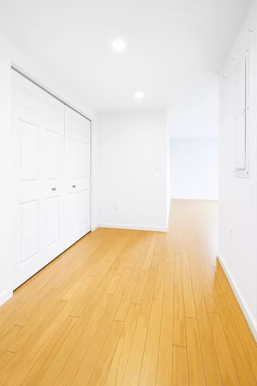 Stoneham, MA 02180,200 Ledgewood #601