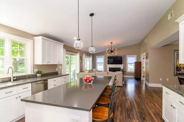 Natick, MA 01760,11 Leighton St