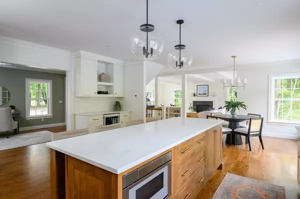 Hingham, MA 02043,5 Woodbine Lane