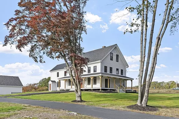 828 Lancaster Ave, Lunenburg, MA 01462