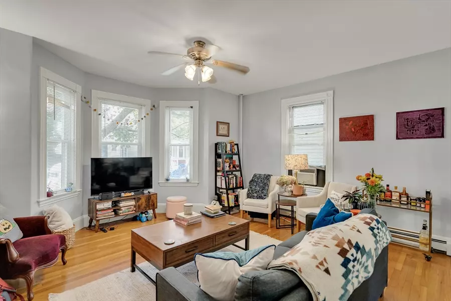 105 Franklin St #1, Brookline, MA 02445