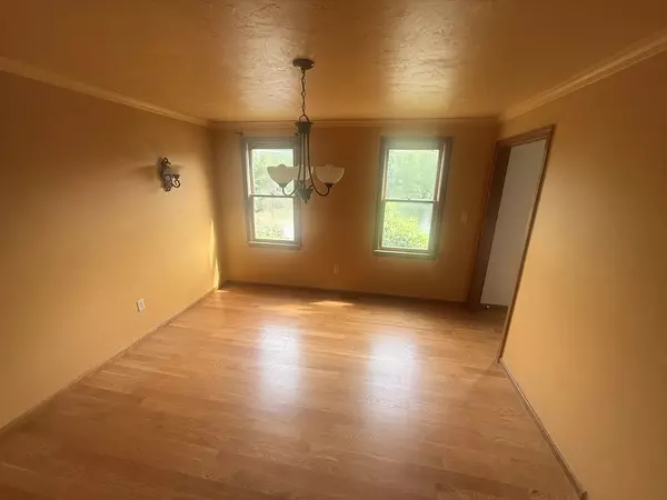 North Attleboro, MA 02760,59 Laurelwood Dr