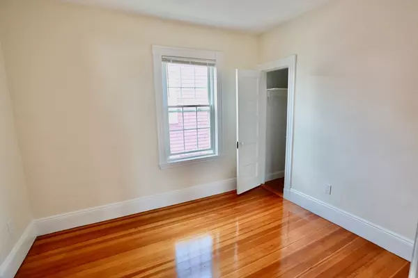 Boston, MA 02122,677 Adams St #3