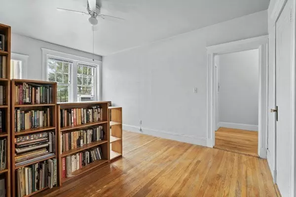 Cambridge, MA 02138,1697-1699 Cambridge St #36