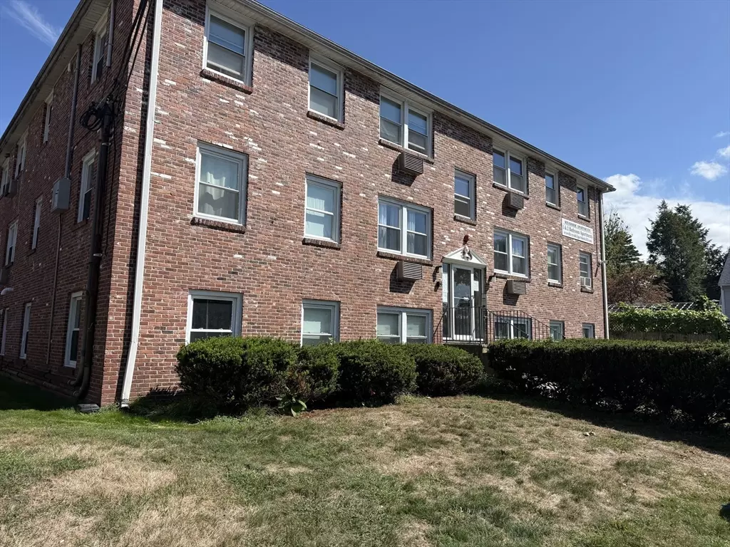 Methuen, MA 01844,21 Horne St #4