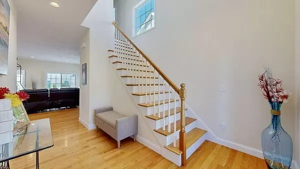 Holden, MA 01520,27 Tea Party Circle #27