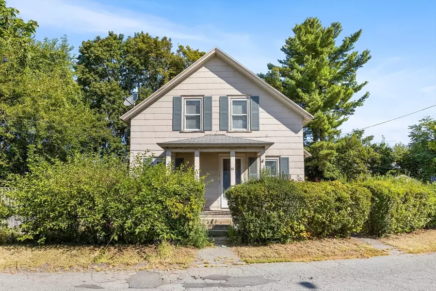 41 Devine Ave, Lowell, MA 01852