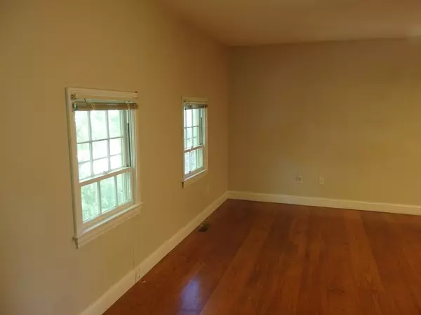 Newburyport, MA 01950,148 State Street #2