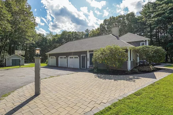 Northborough, MA 01532,33 Woodstone Rd