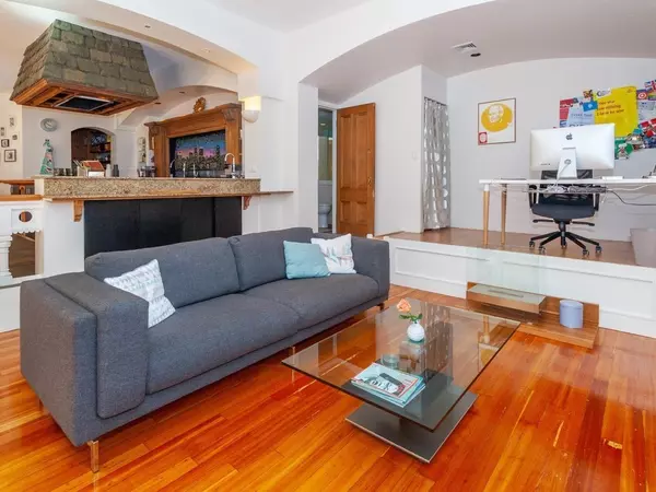 Boston, MA 02111,86 South #2A