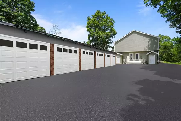 Attleboro, MA 02703,31 Peck St #1