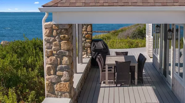 Falmouth, MA 02540,112 Racing Beach Ave