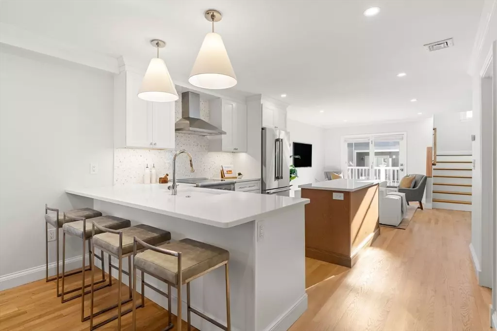 Boston, MA 02127,713-725 E 7th St #715