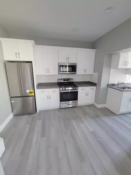 82 Broad St #3, Weymouth, MA 02188