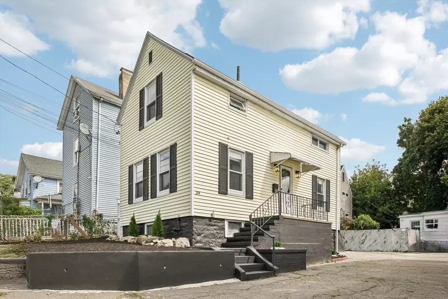 39 Tappan St, Everett, MA 02149